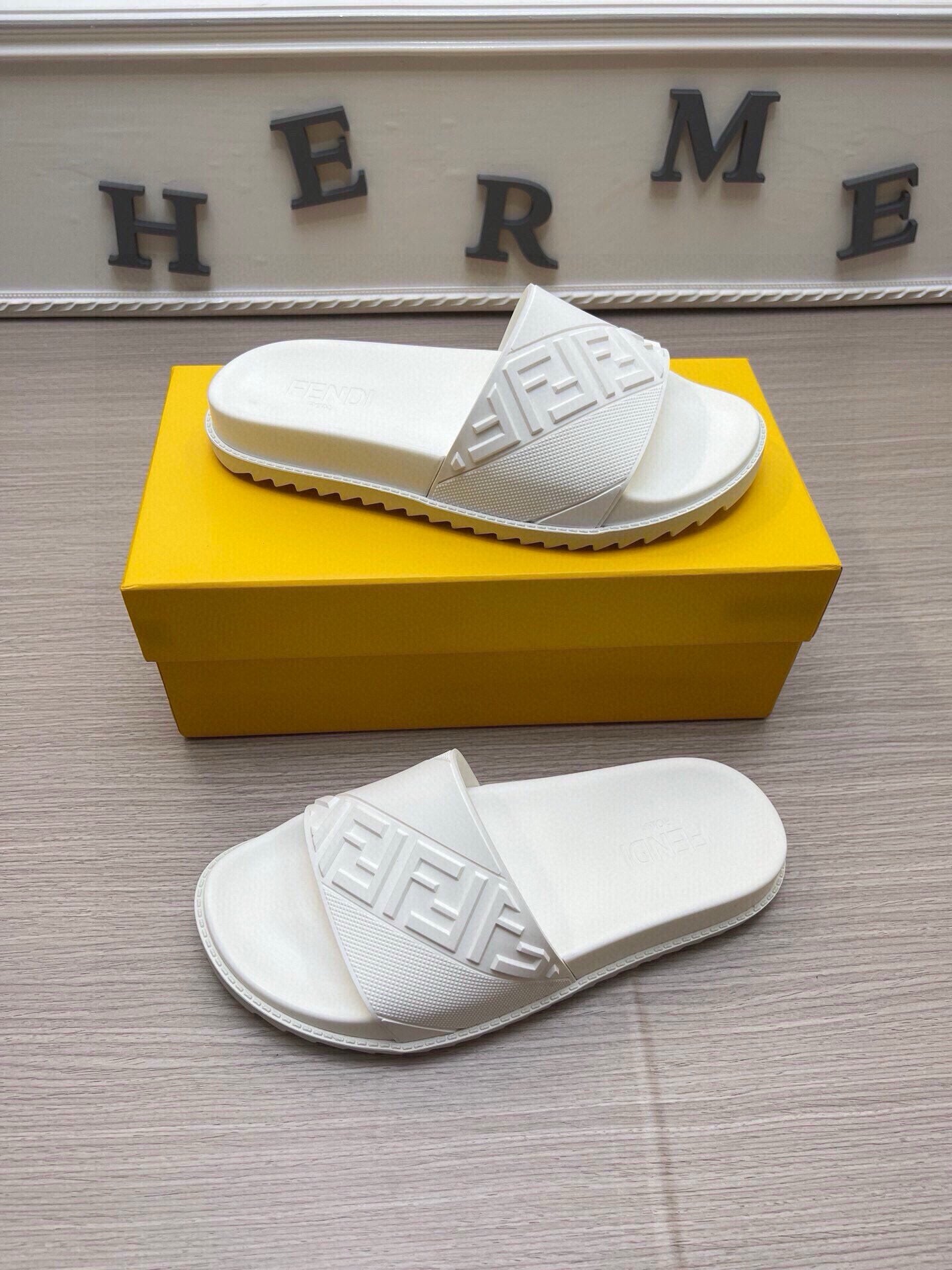 535ZF283ZDE Stylish Slippers