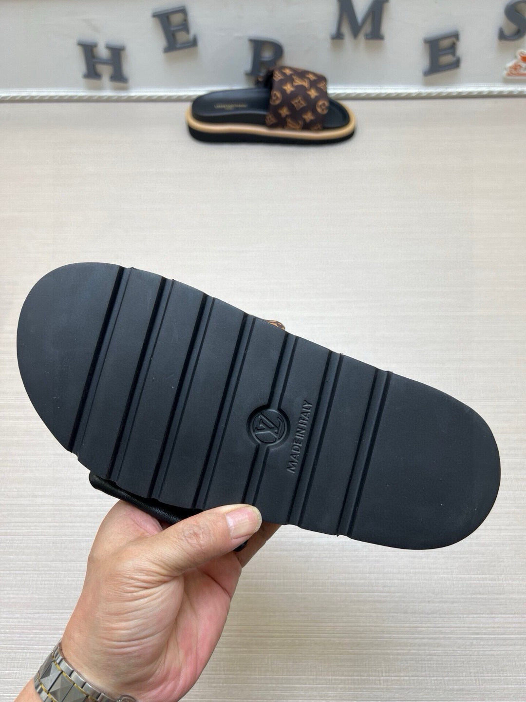 5QE9ZDE Stylish Slippers