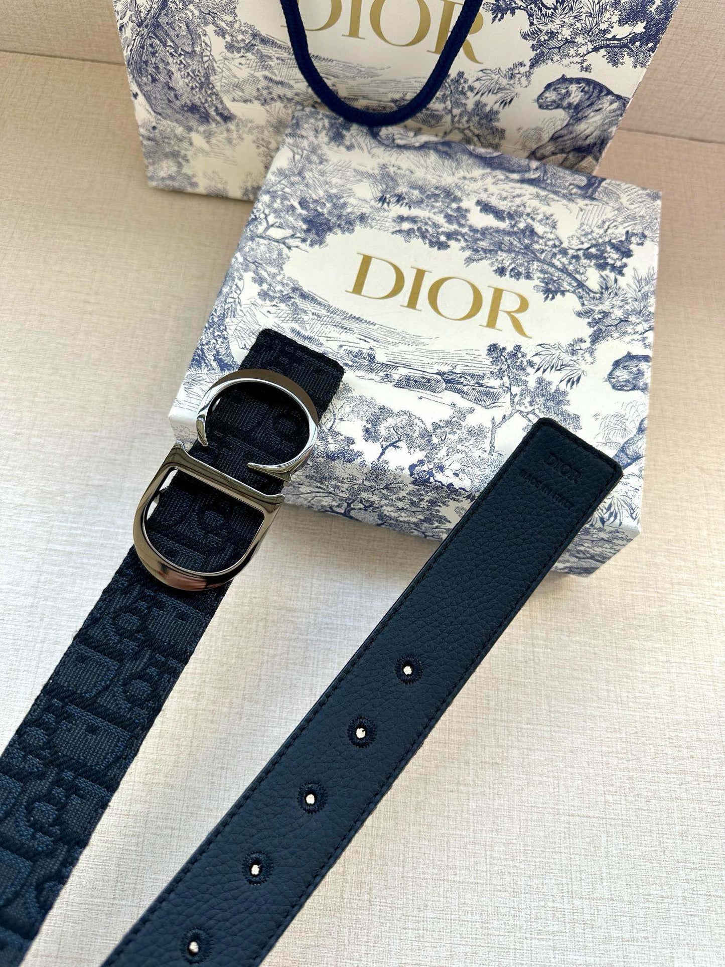 155RD206PDE Stylish  High quality belt With full package