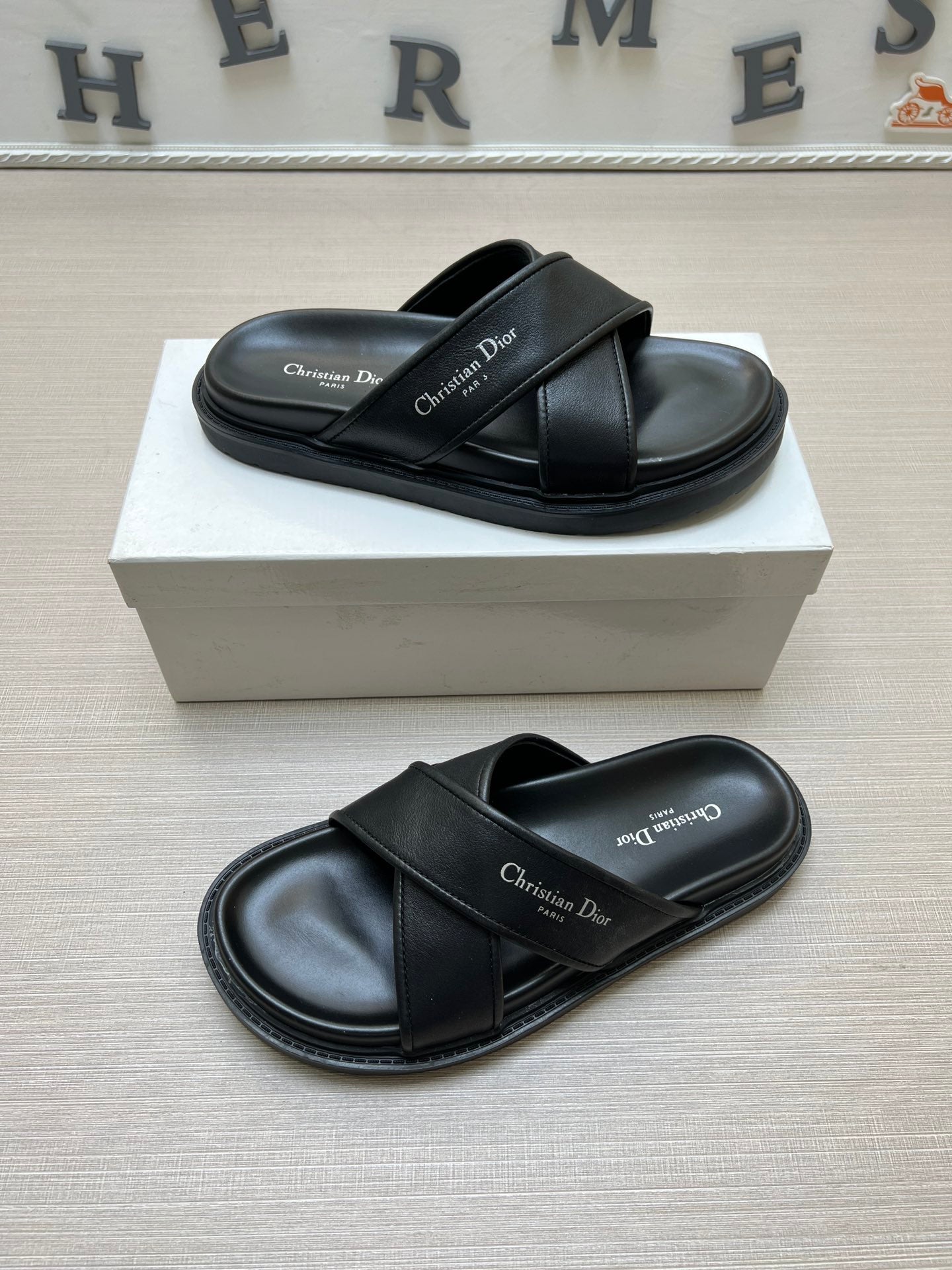 54D115ZDE Stylish slippers