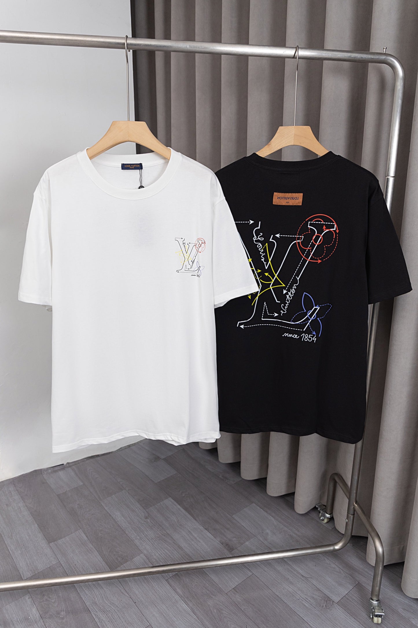 1ZE561UDE Stylish T-shirts