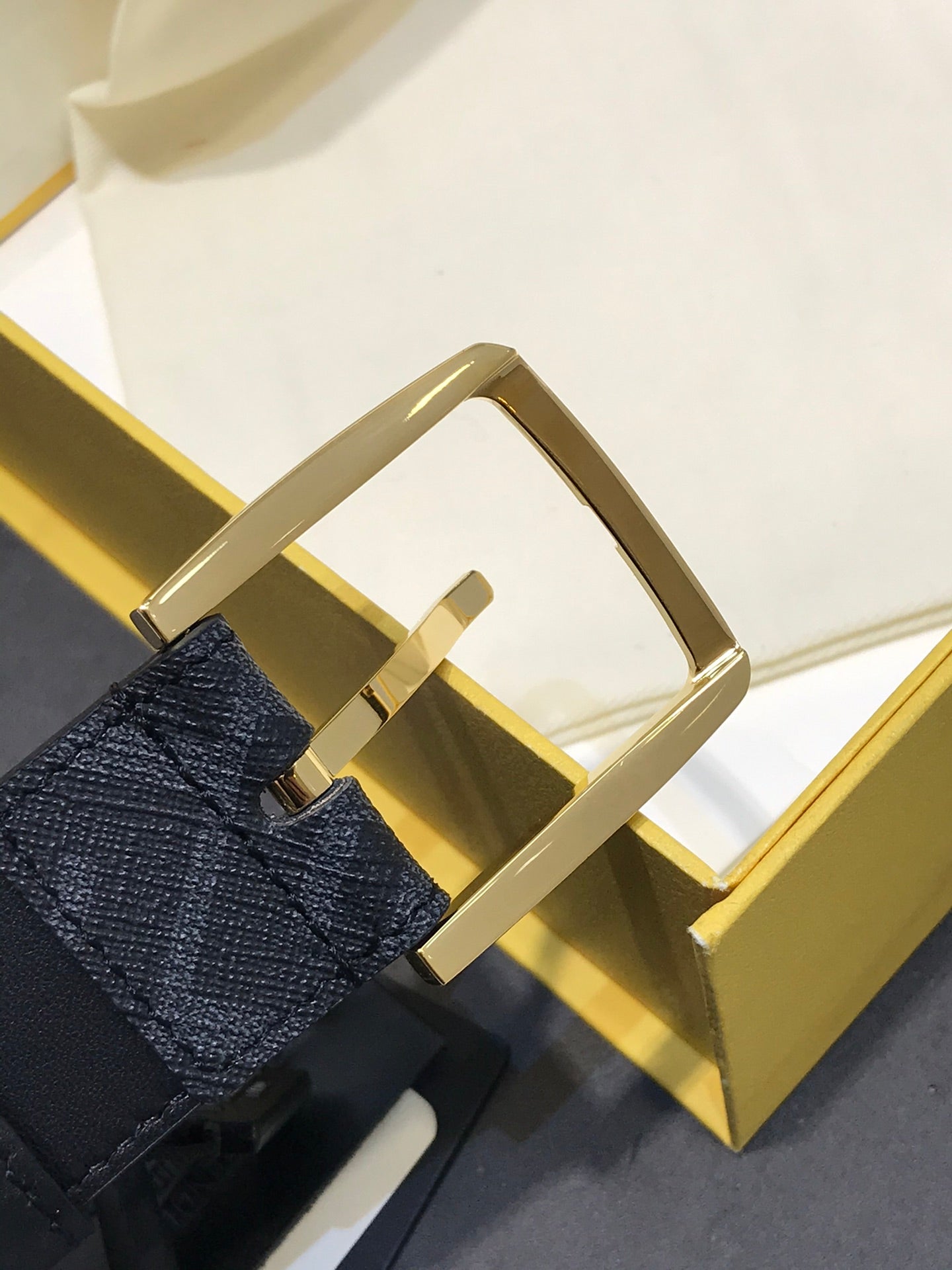 14F79PDE Stylish  High quality belt With full package