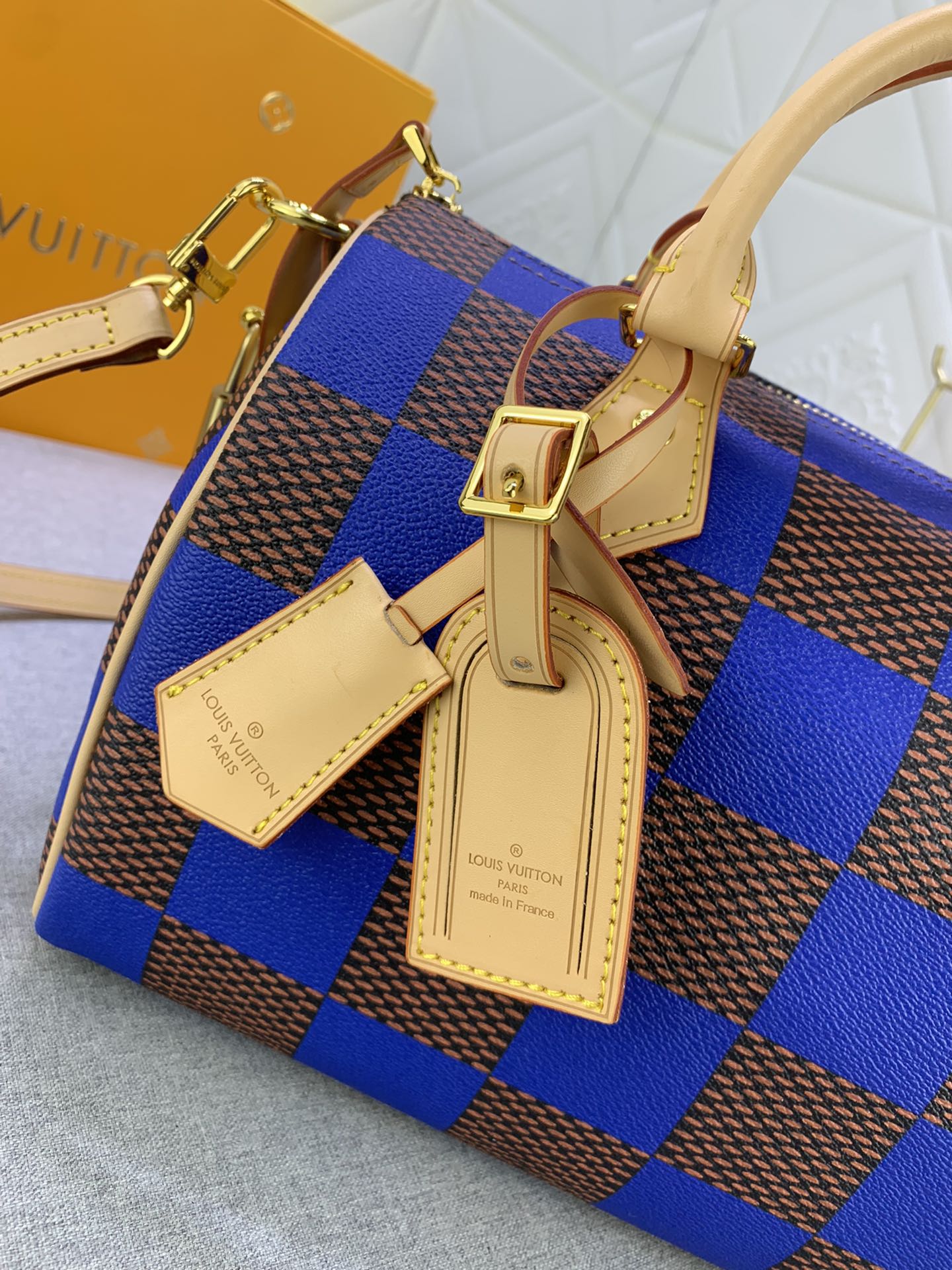 2XE269BDE Stylish leather bag 