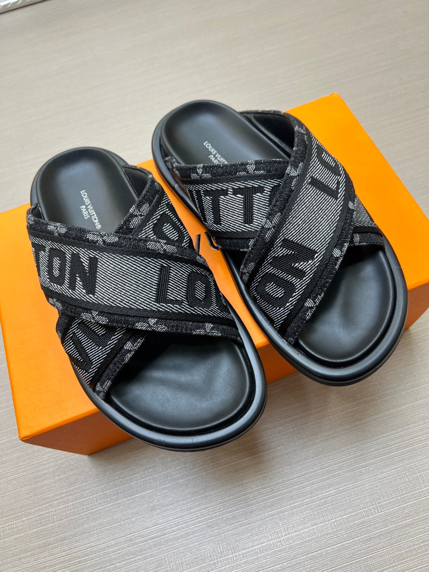 535ZE273ZDE Stylish Slippers