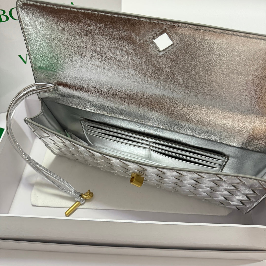 1XA380BDE Stylish leather bag 