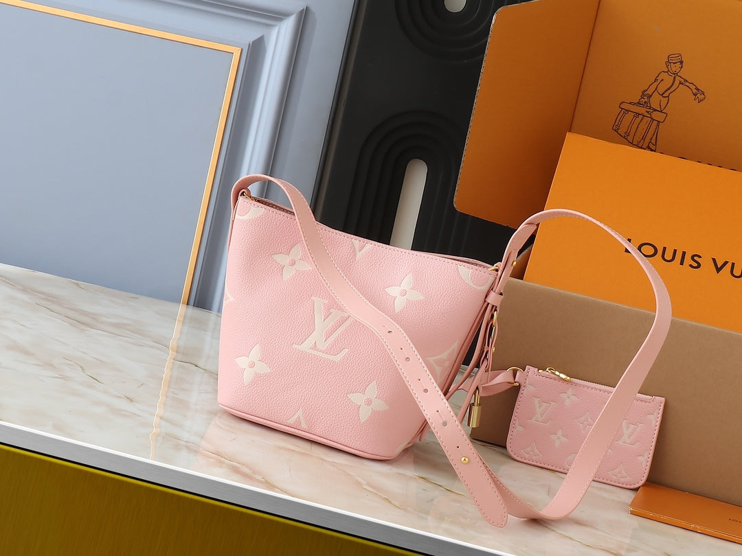 2WE3BDE Stylish leather bag