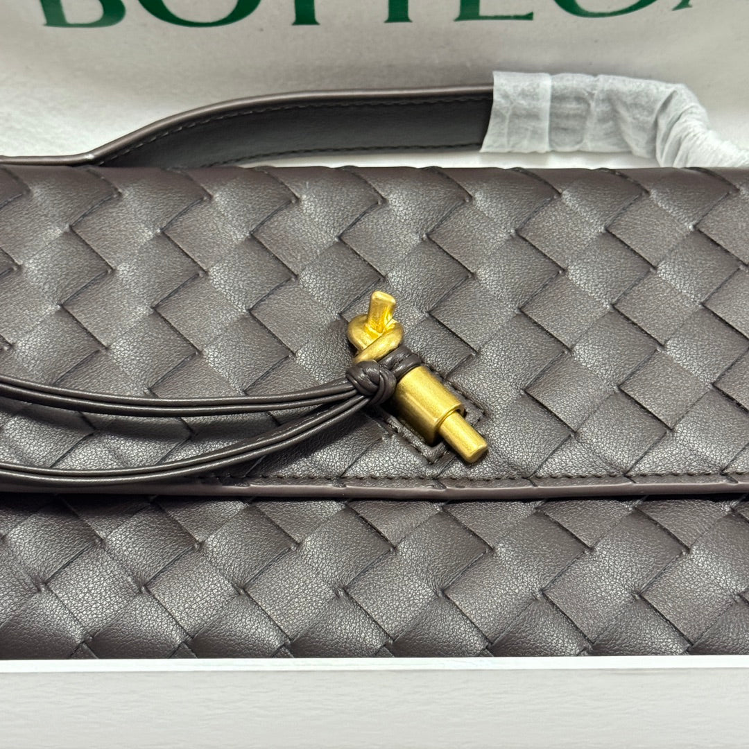 1XA380BDE Stylish leather bag 