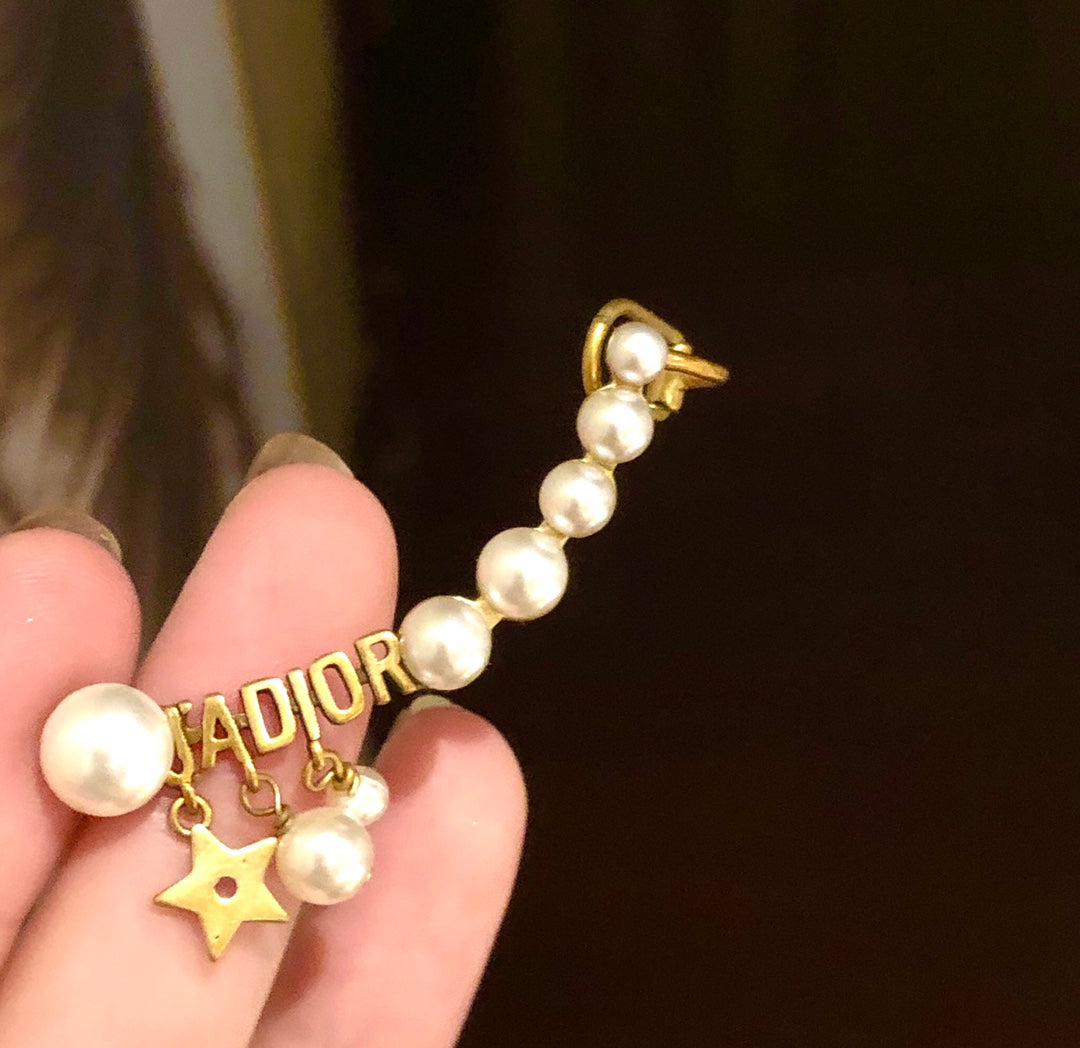 1YD427EDE Stylish Earrings