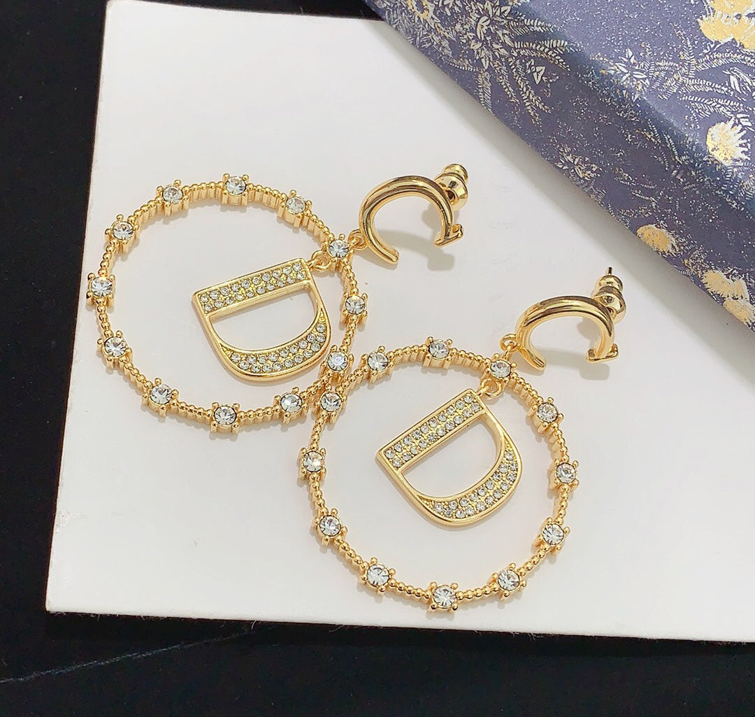 1YD304EDE Stylish Earrings