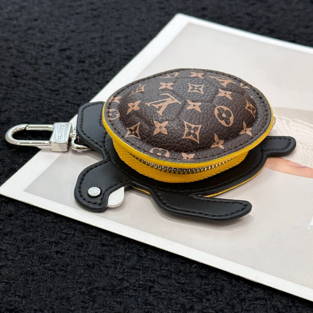 14E25ADE Stylish key closure