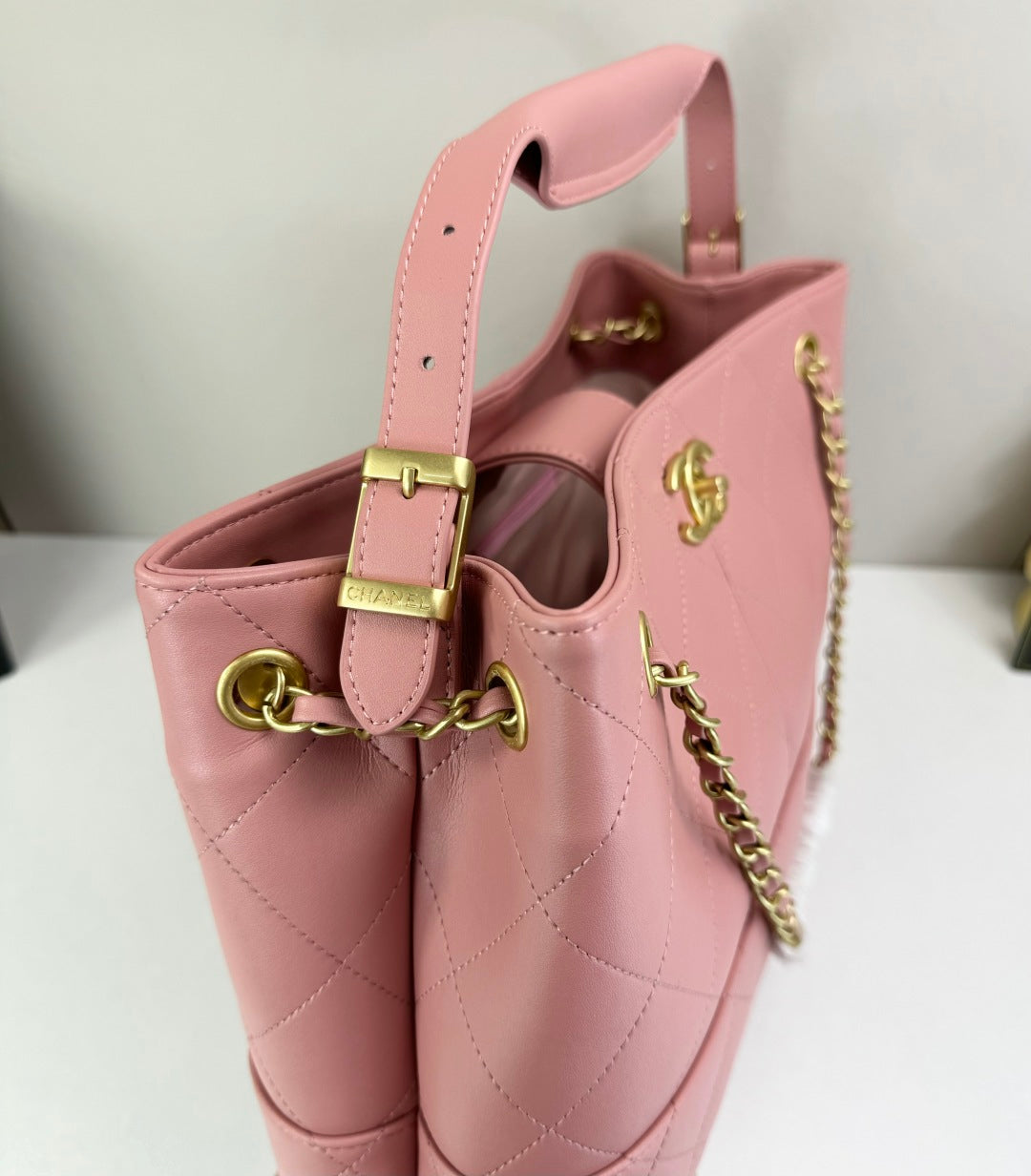 15RC64BDE Stylish leather bag