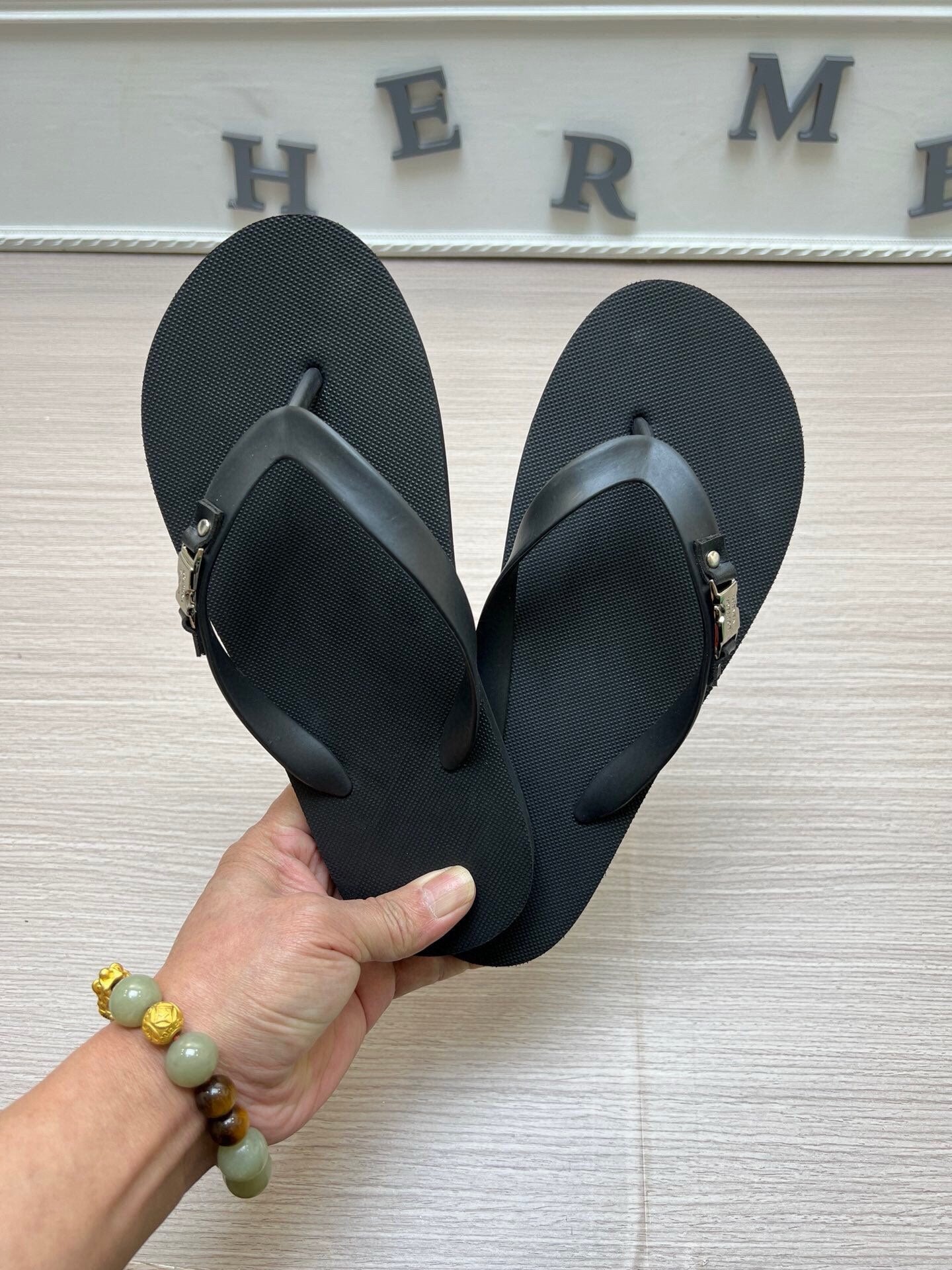 54A162ZDE Stylish slippers