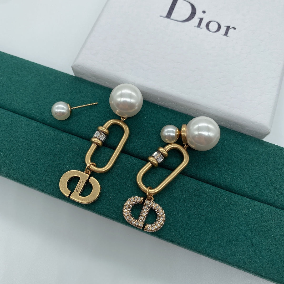 1YD226EDE Stylish Earrings