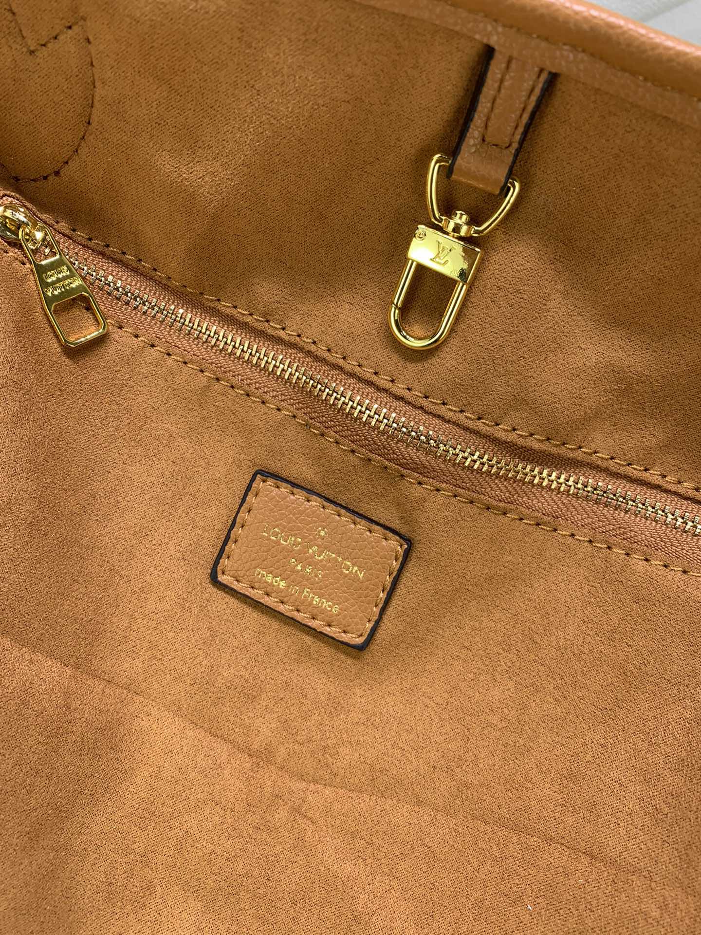 2XE88BDE Stylish leather bag 