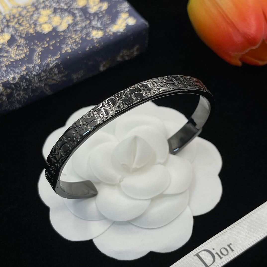 14D672KDE Stylish Bracelets