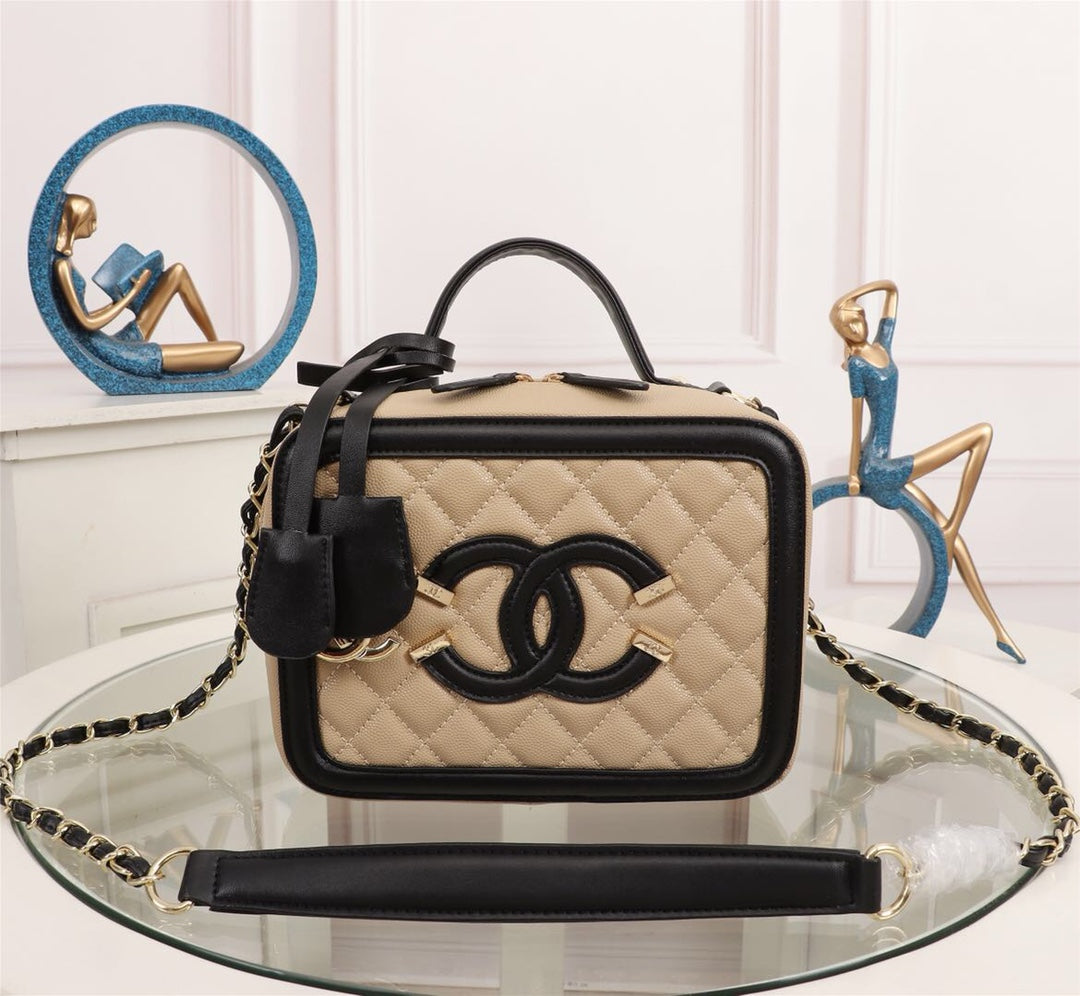 165NC124BDE Stylish leather bag