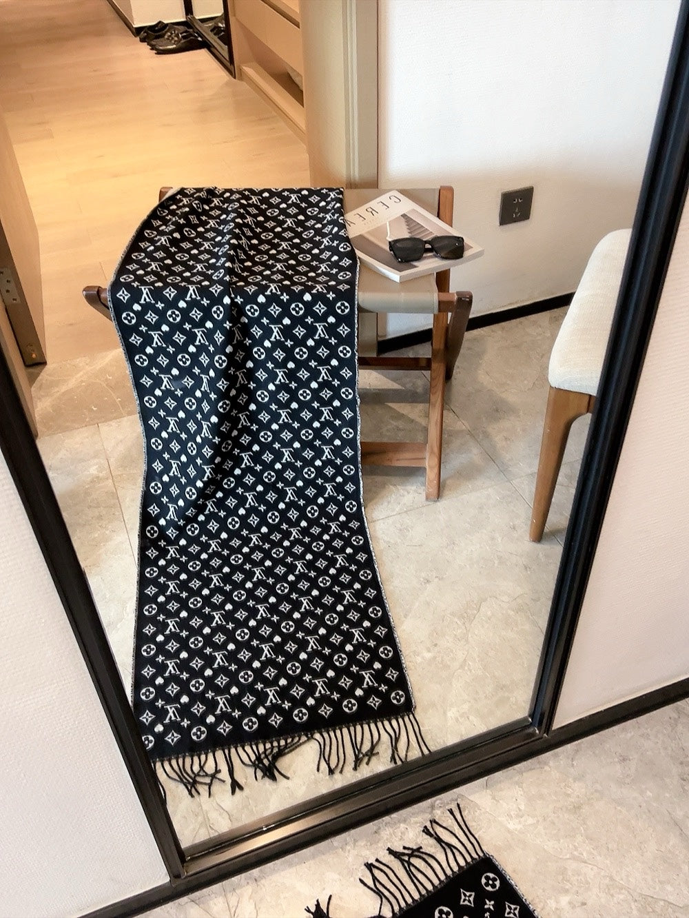 185ZE8WDE Stylish Winter Scarves