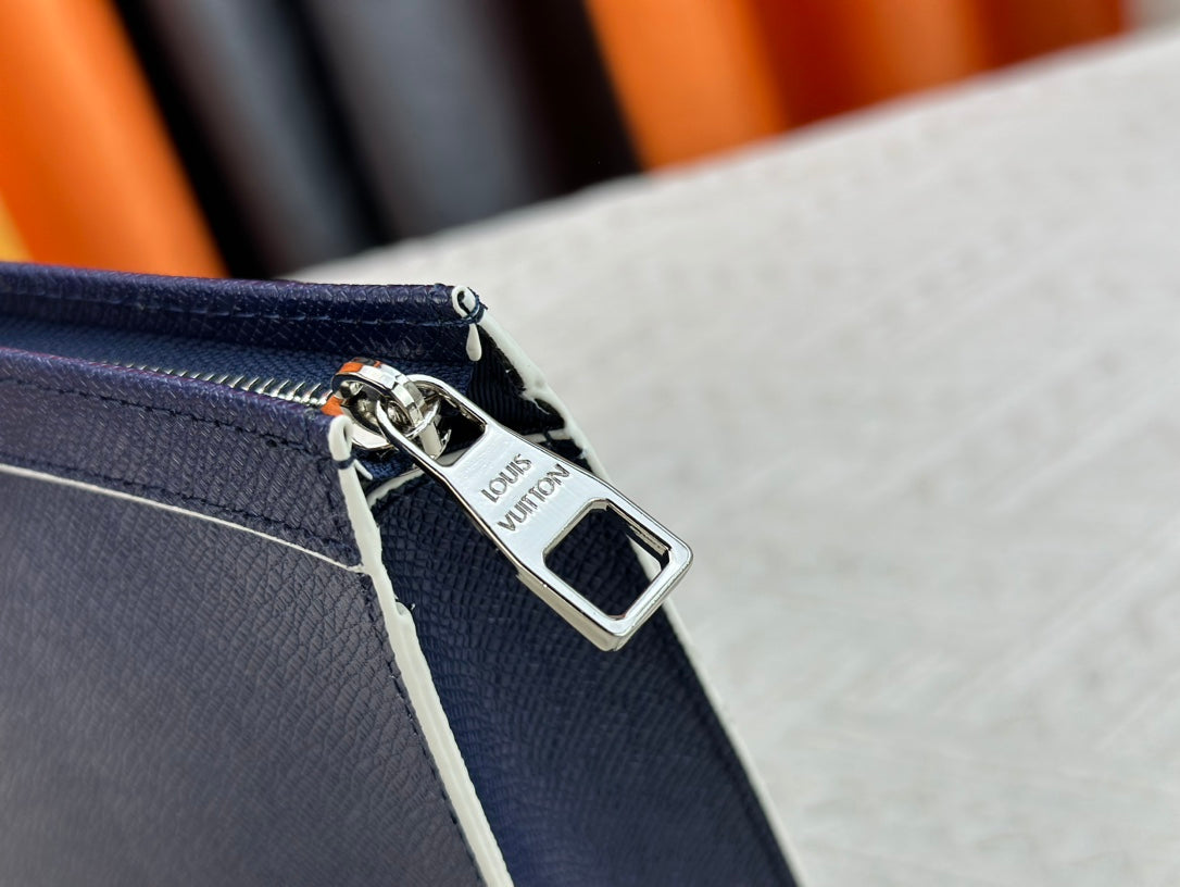 1XE394BDE Stylish leather bag