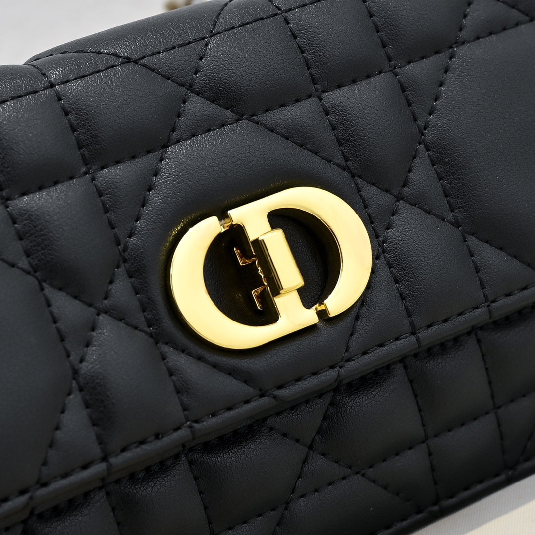 2WD2BDE Stylish leather bag