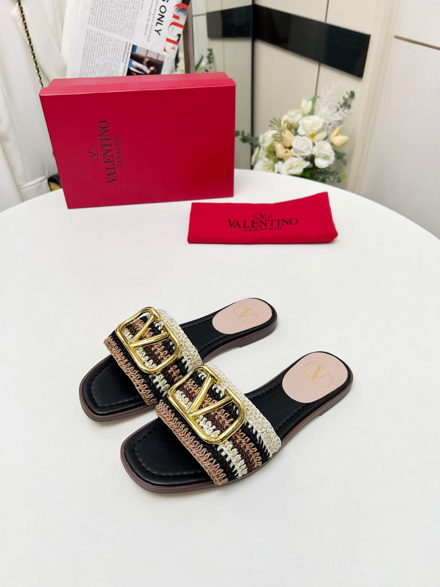 255QVL31ZDE Stylish leather Slippers