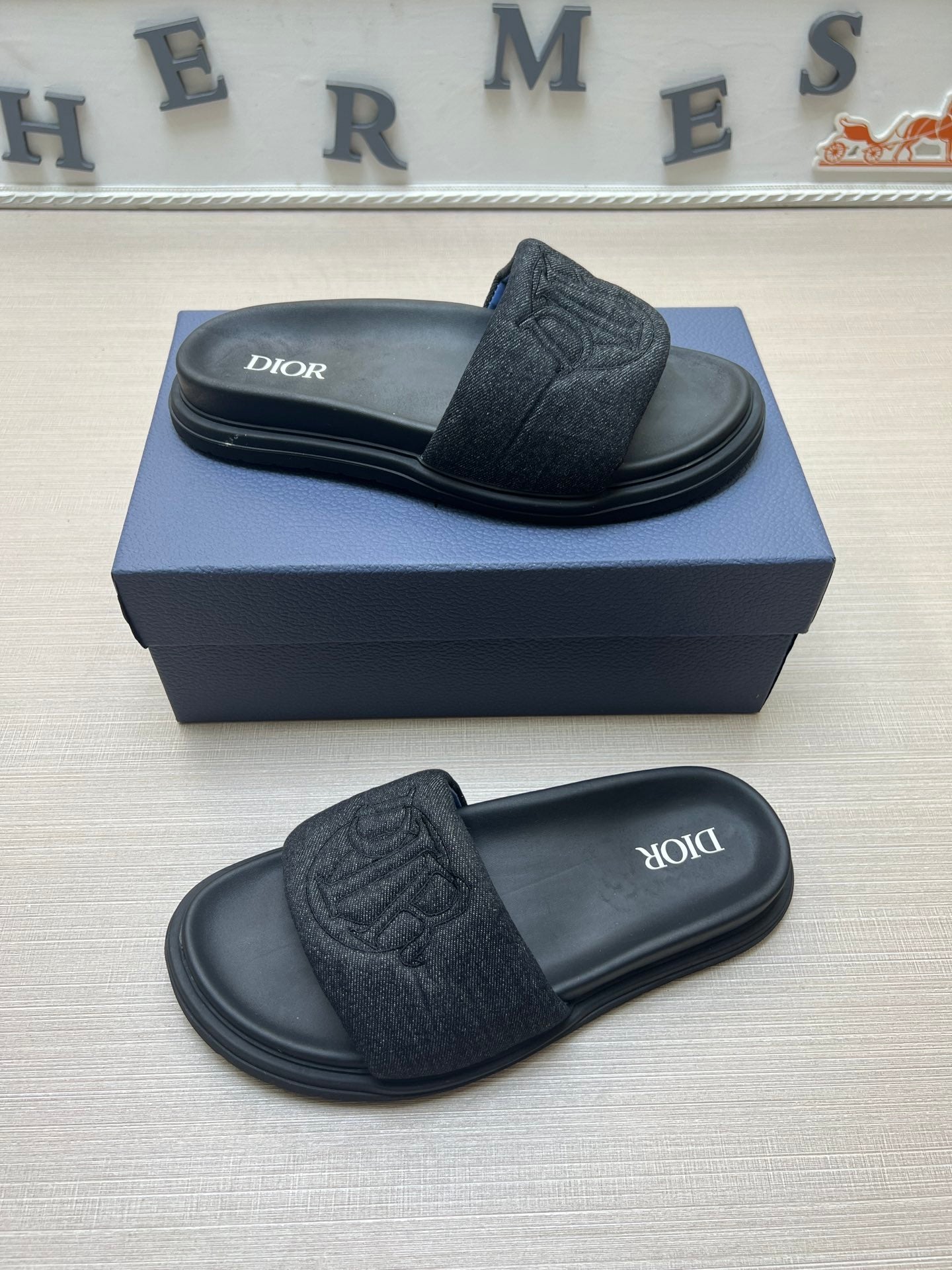 54D168ZDE Stylish leather slippers