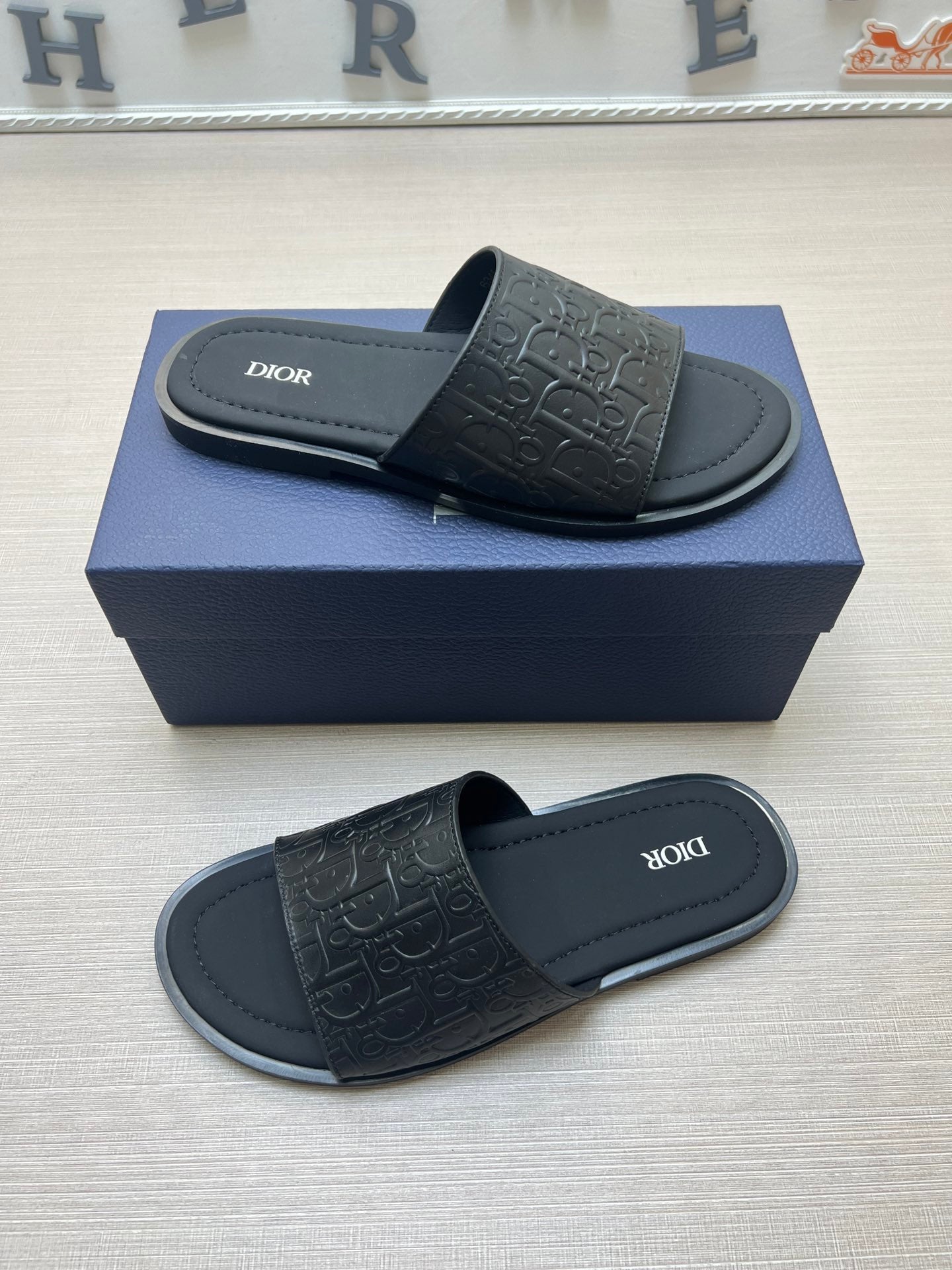 54D80ZDE Stylish slippers