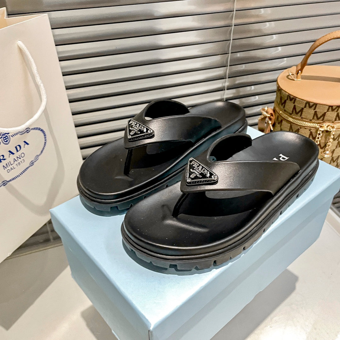 14PD181ZDE Stylish Slippers