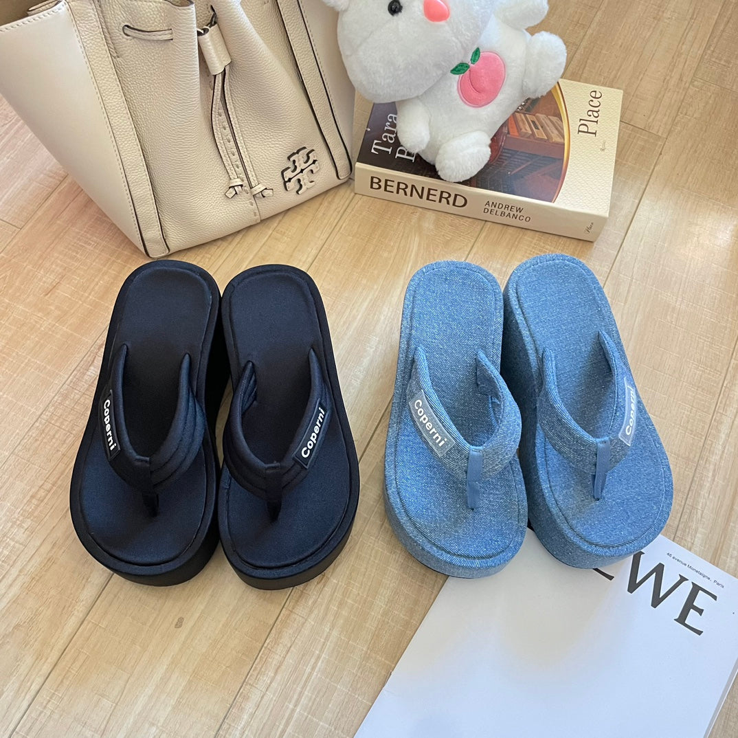 14A92ZDE Stylish Slippers