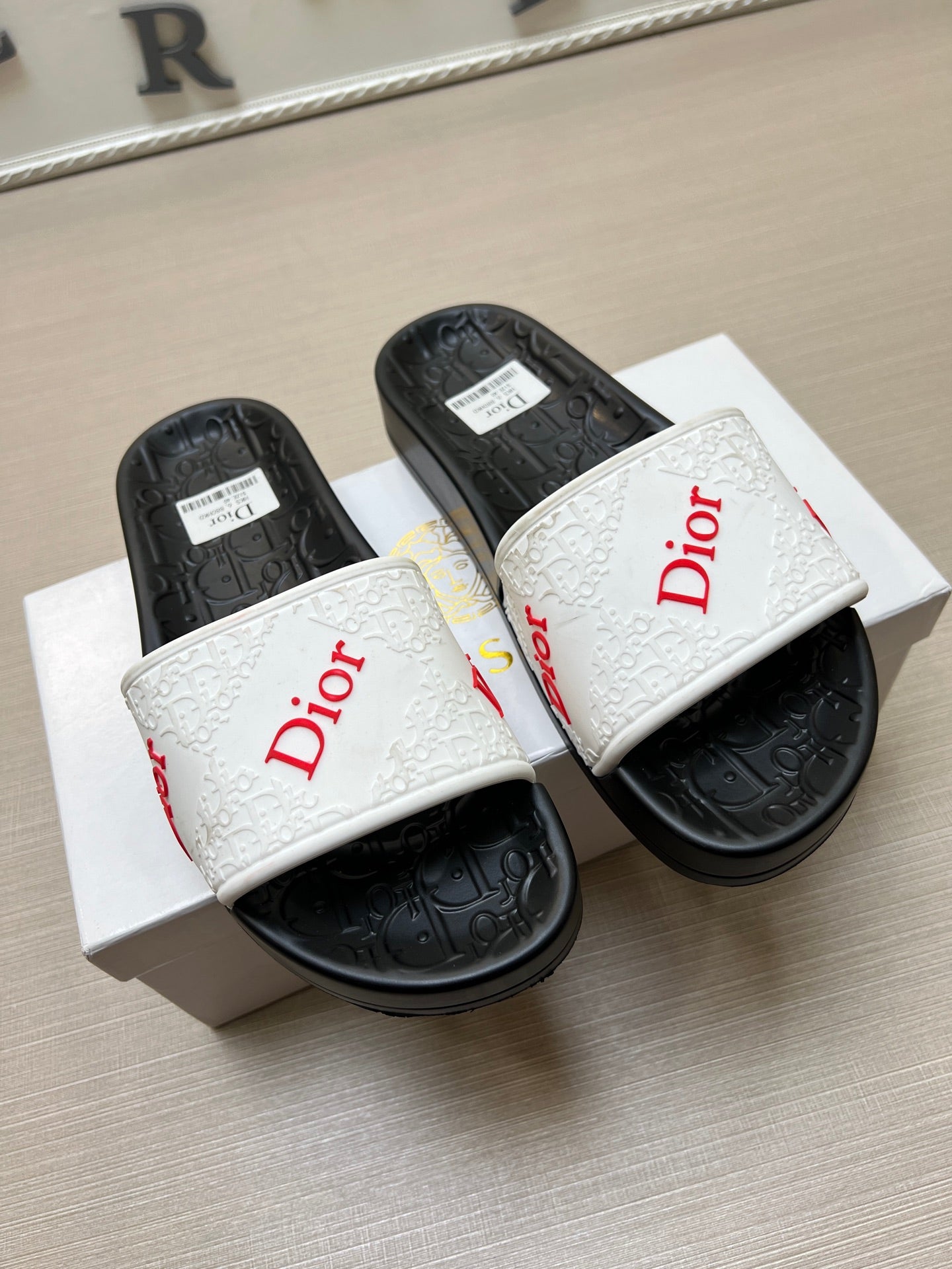 535ZD279ZDE Stylish Slippers