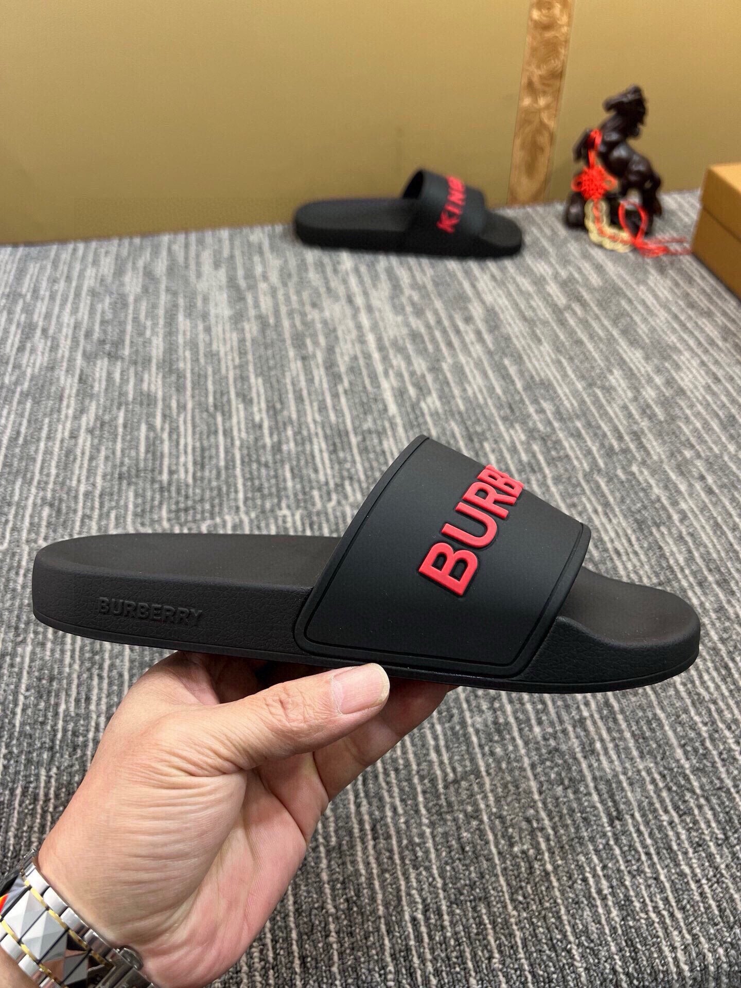 535ZR254ZDE Stylish Slippers