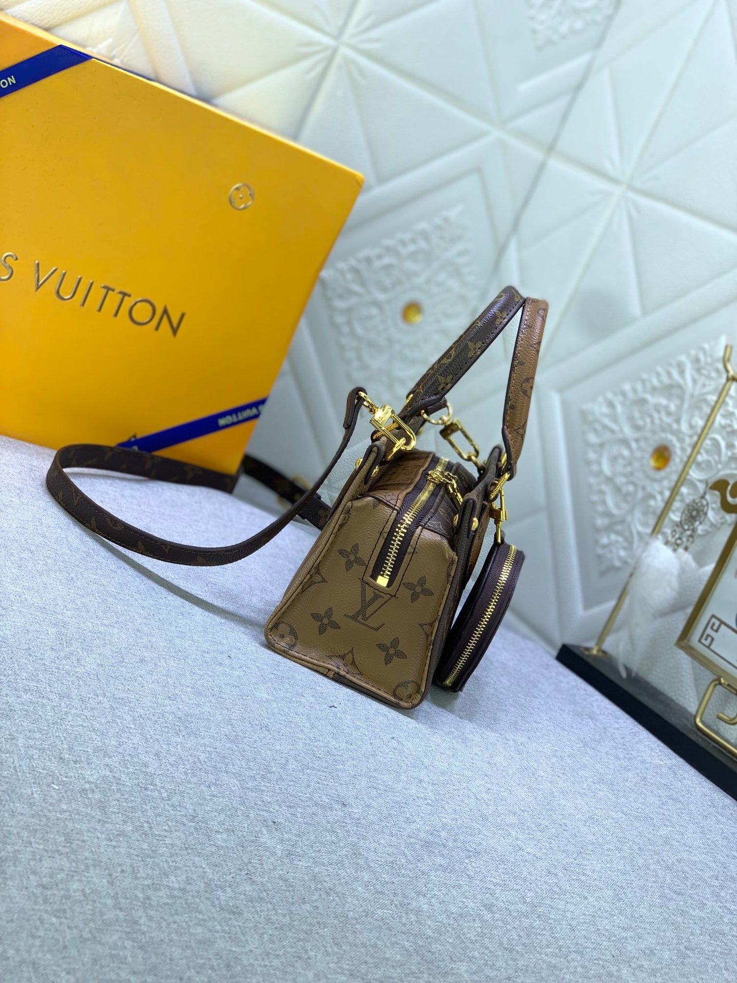 2XE320BDE Stylish leather bag 