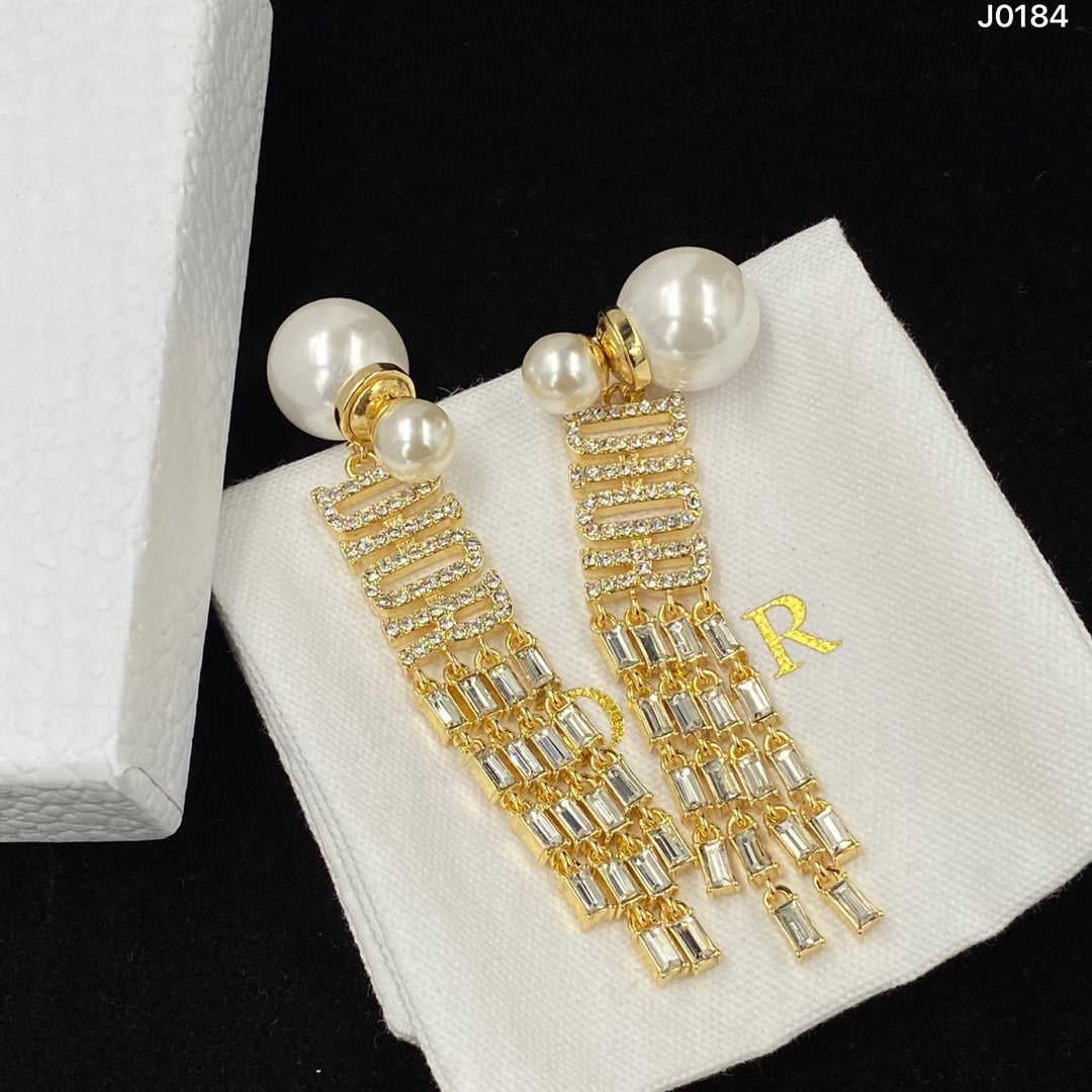 1YD214EDE Stylish Earrings