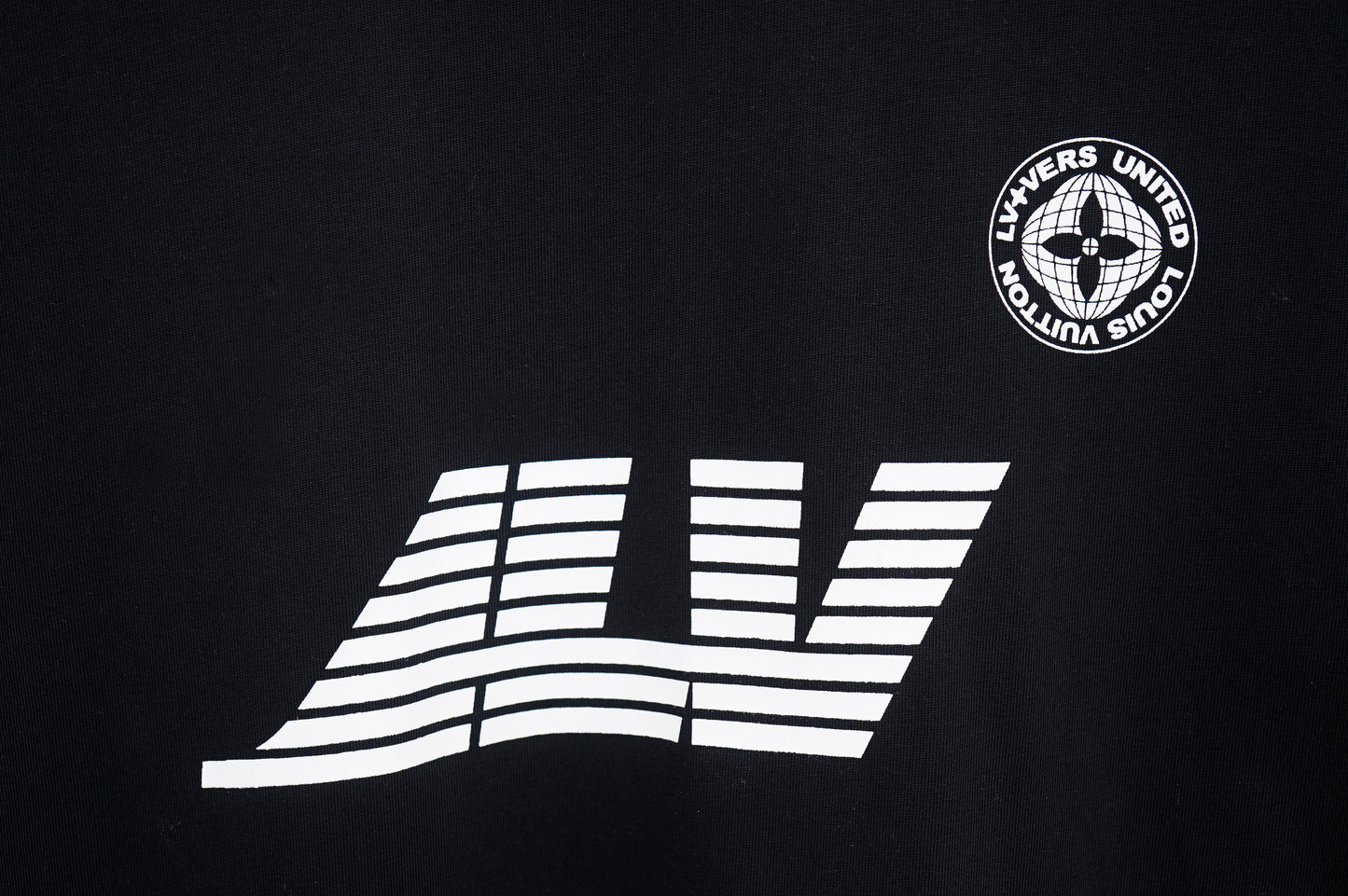 145NE8UDE Stylish T-shirt