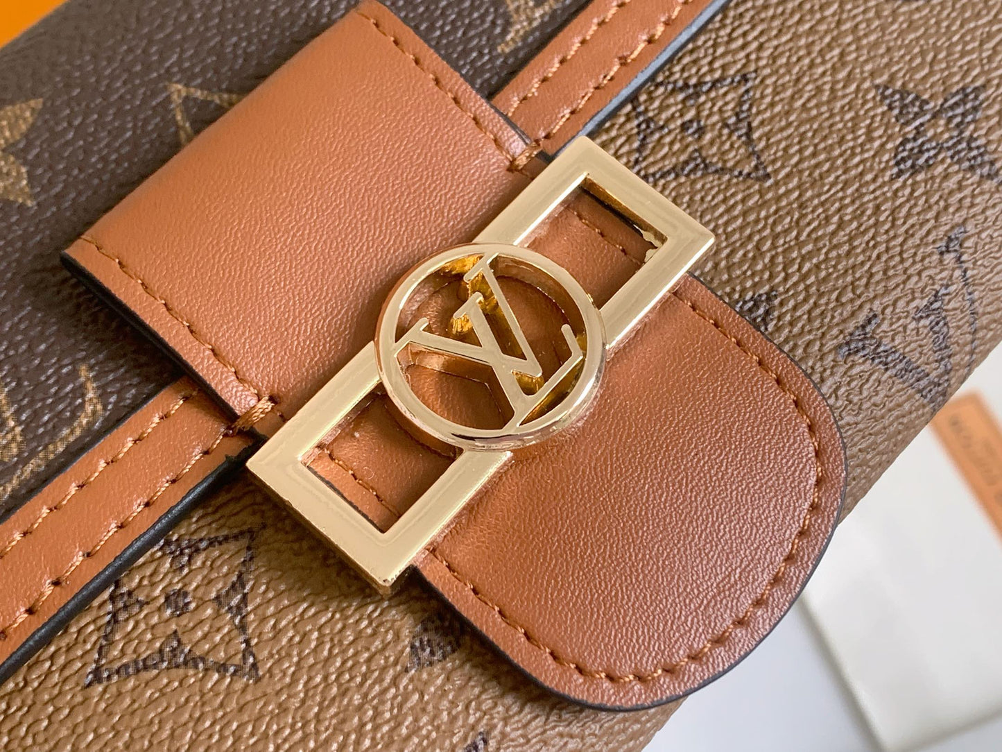 155NE33BDE Stylish leather wallets