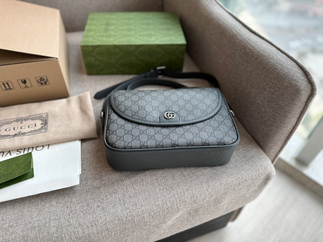 6XB206BDE Stylish leather bag 