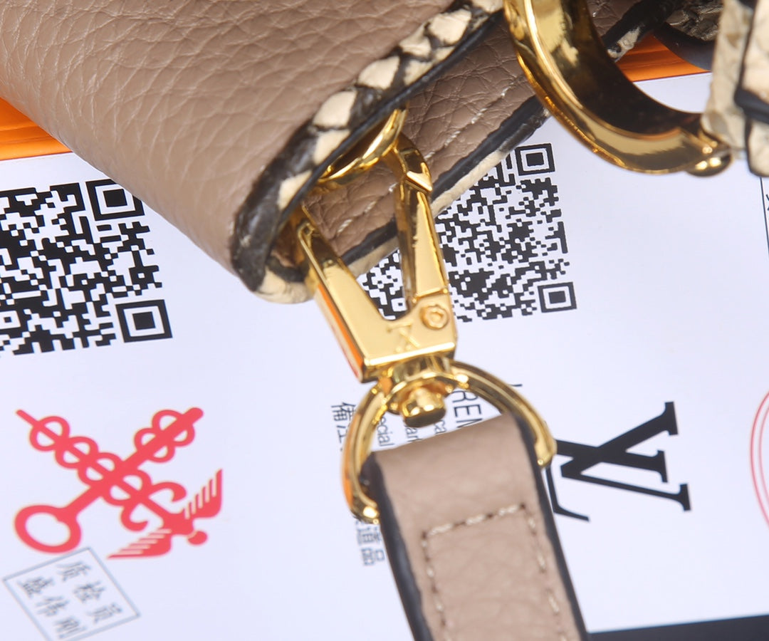 1XE443BDE Stylish leather bag