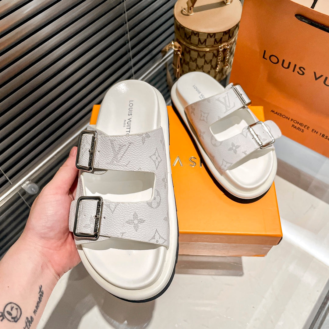 14E194ZDE Stylish Slippers