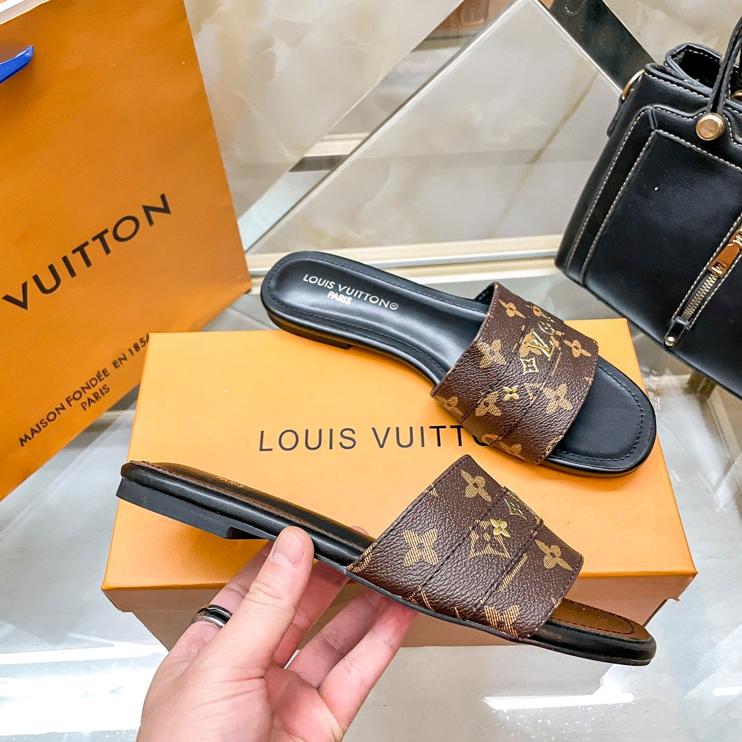 14E96ZDE Stylish Slippers