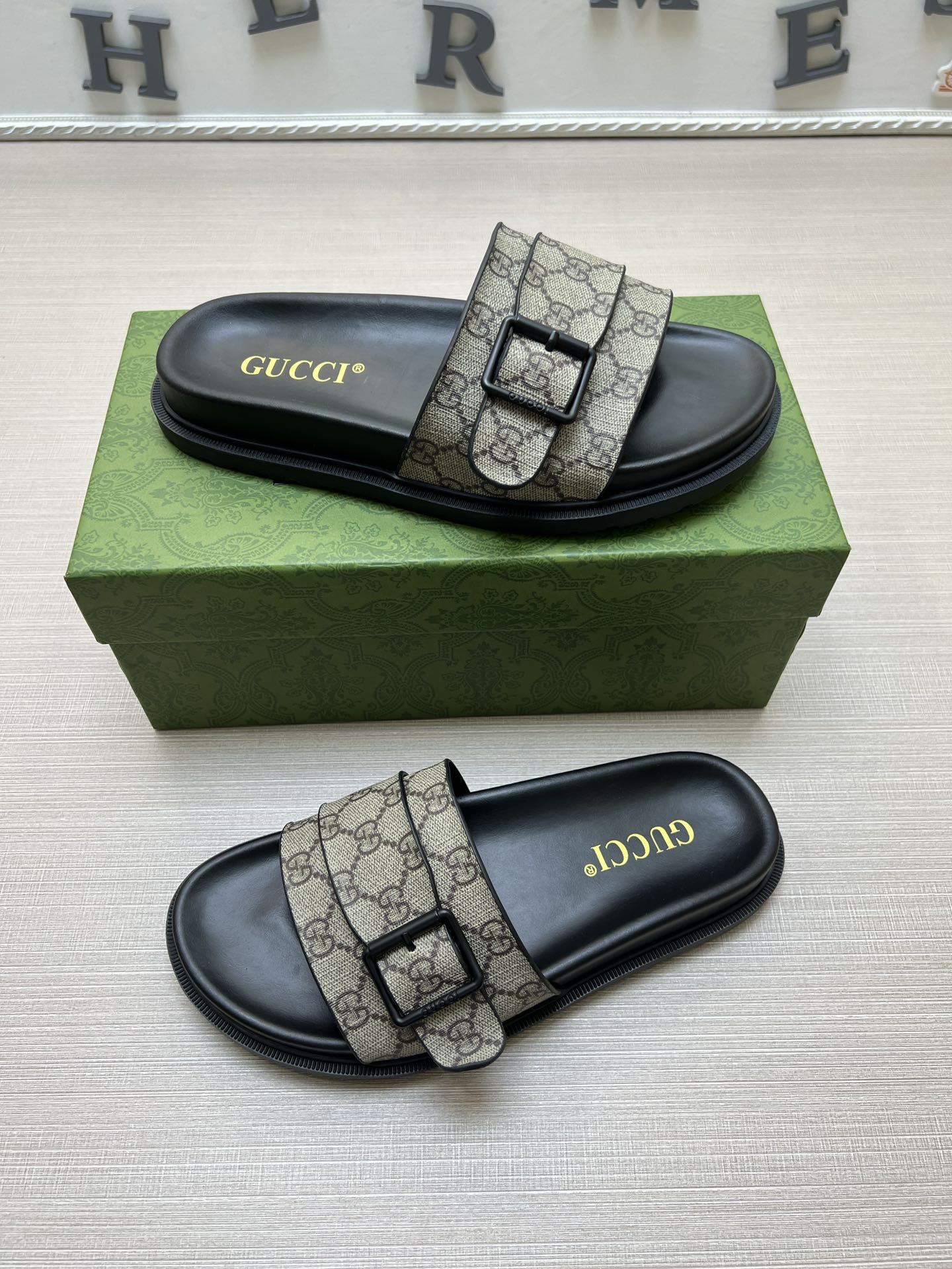 54B90ZDE Stylish slippers
