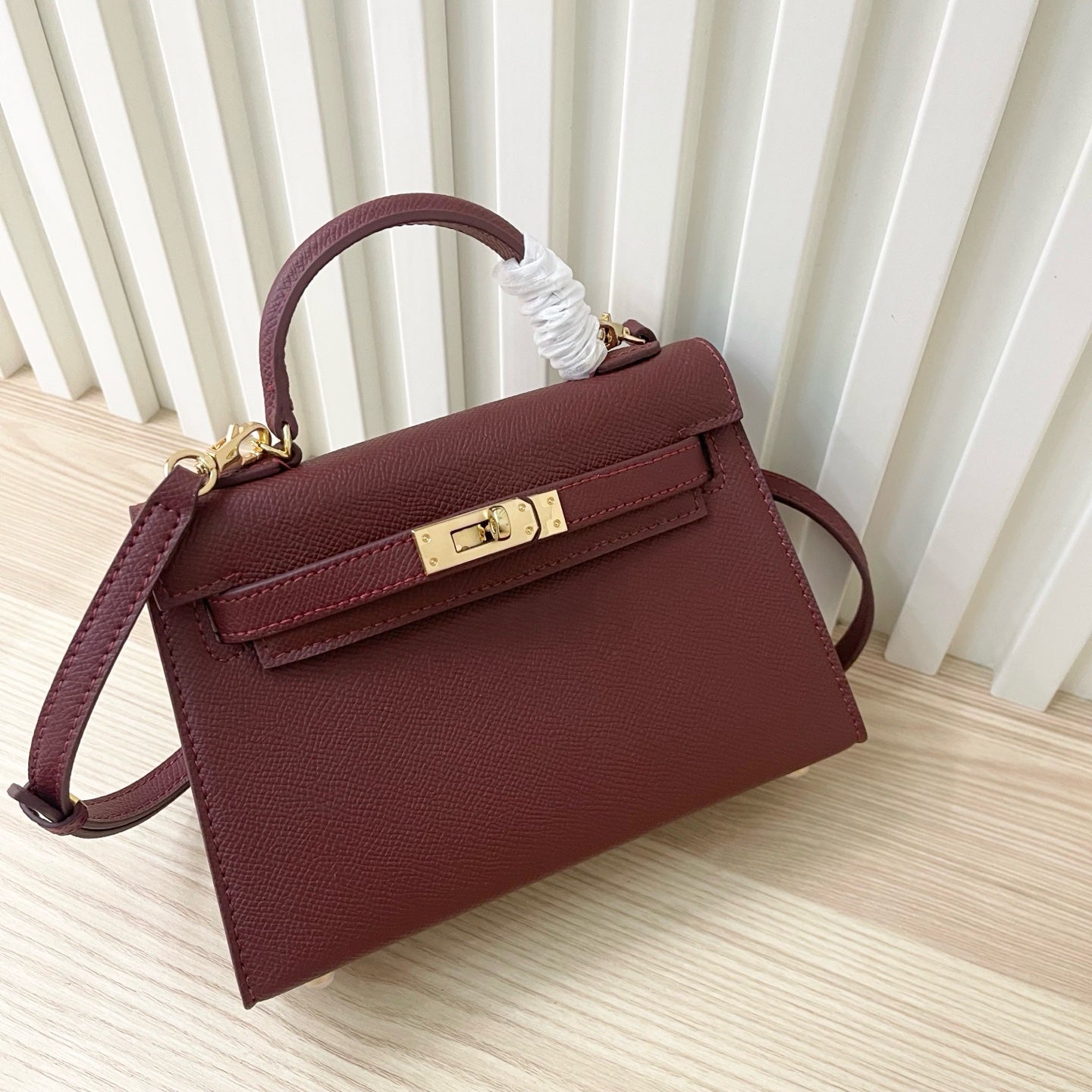 2WH26BDE Stylish leather bag