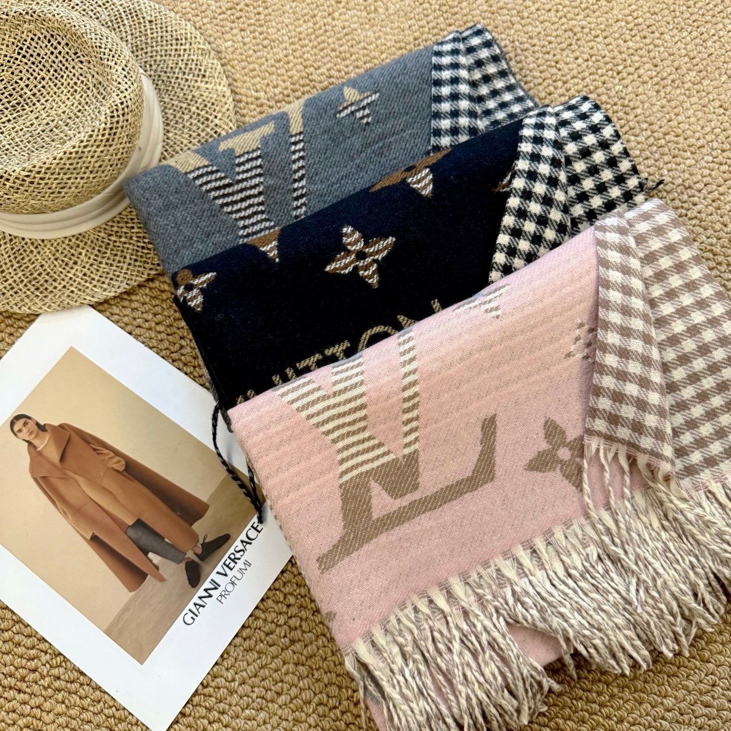 185ZE41WDE Stylish Winter Scarves