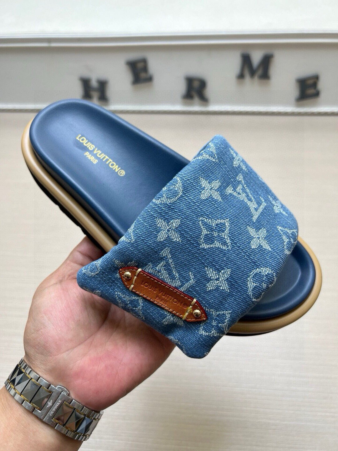 5QE8ZDE Stylish Slippers