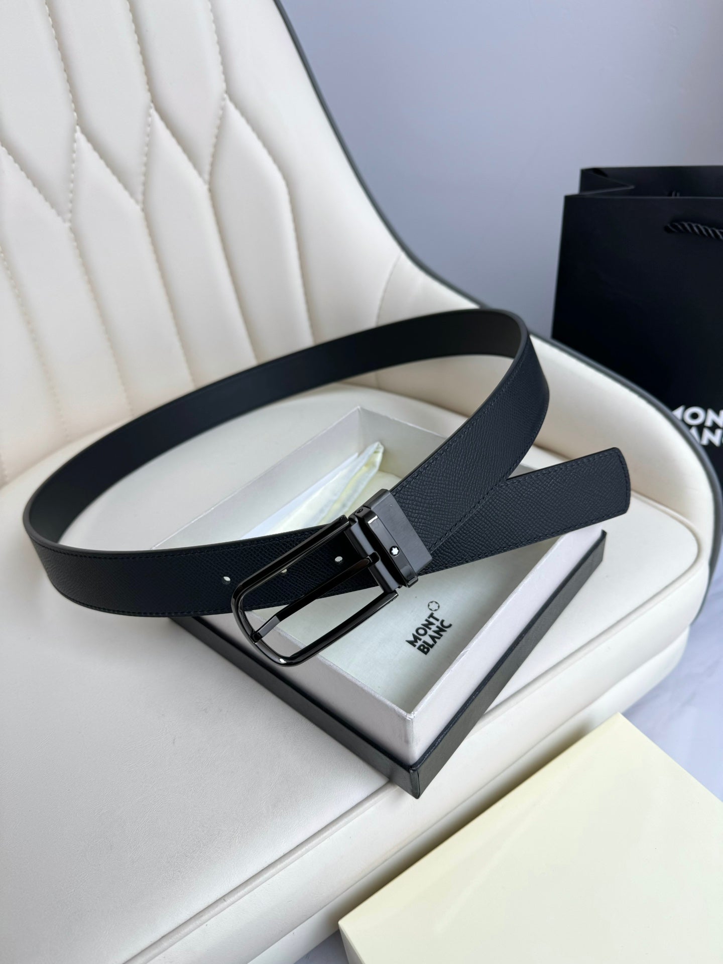 155RA235PDE Stylish  High quality belt With full package