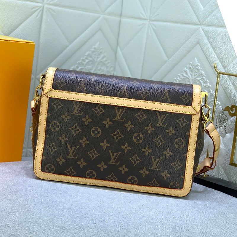 2XE344BDE Stylish leather bag 