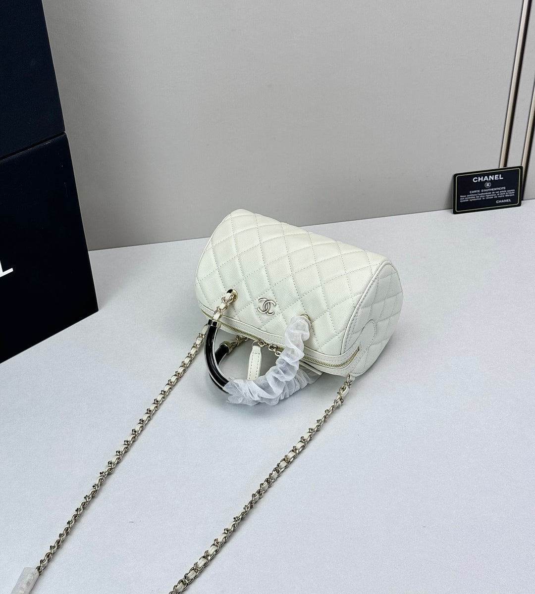 15RC55BDE Stylish leather bag
