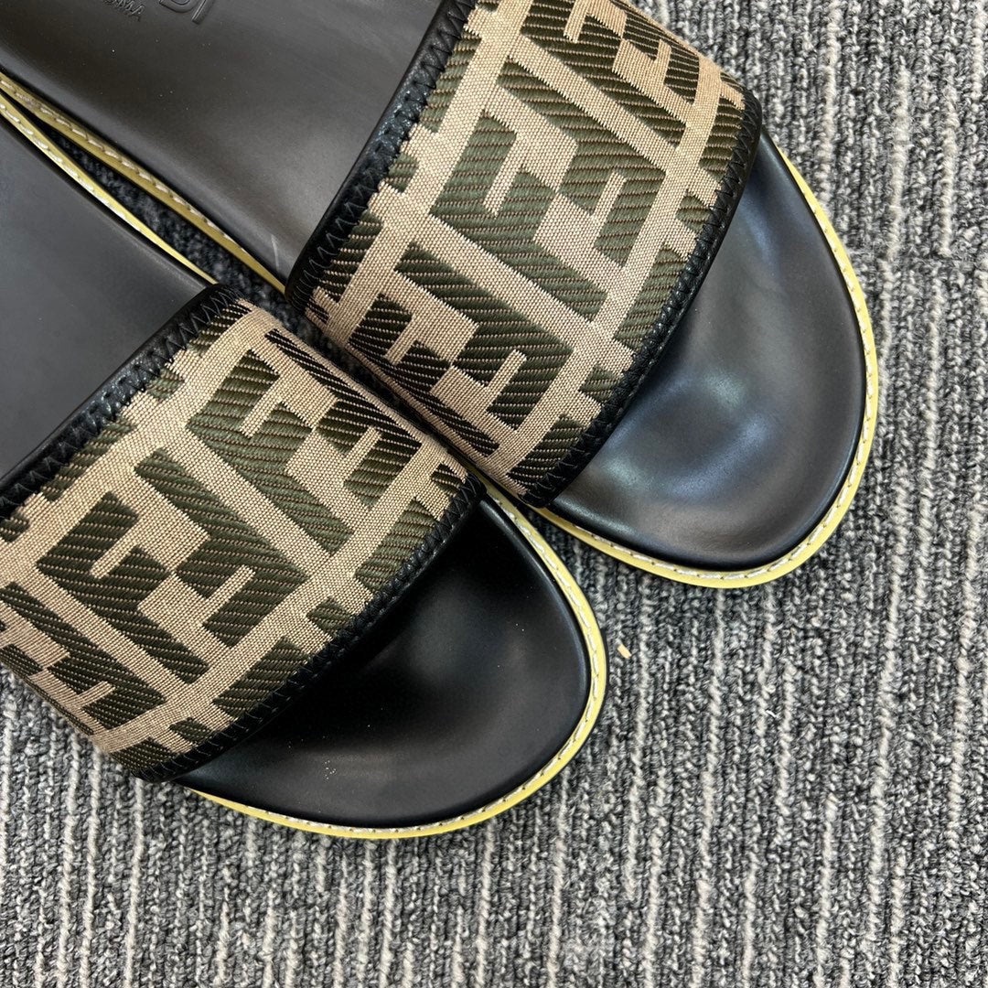5XF105ZDE Stylish Slippers