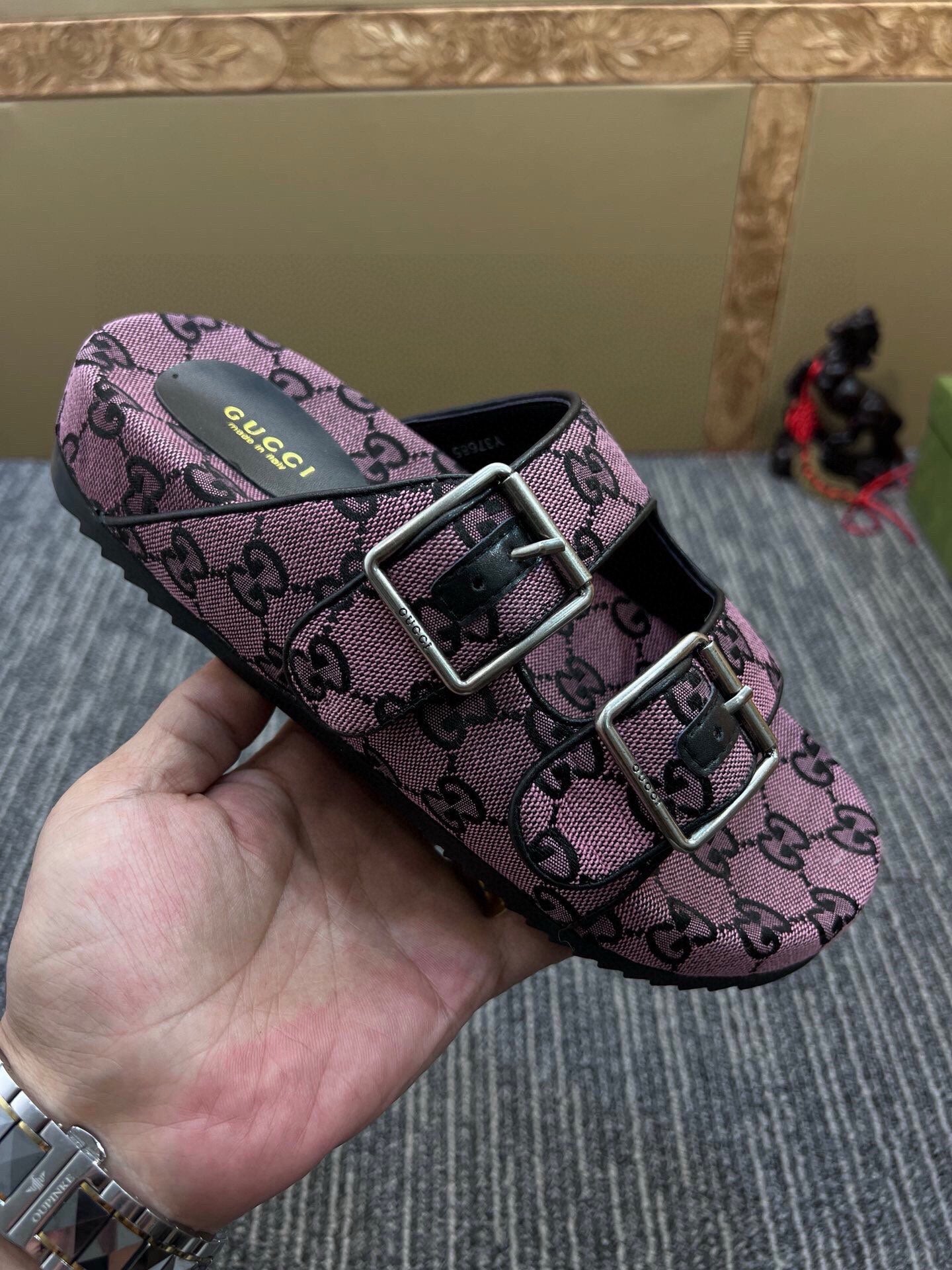 54B123ZDE Stylish slippers