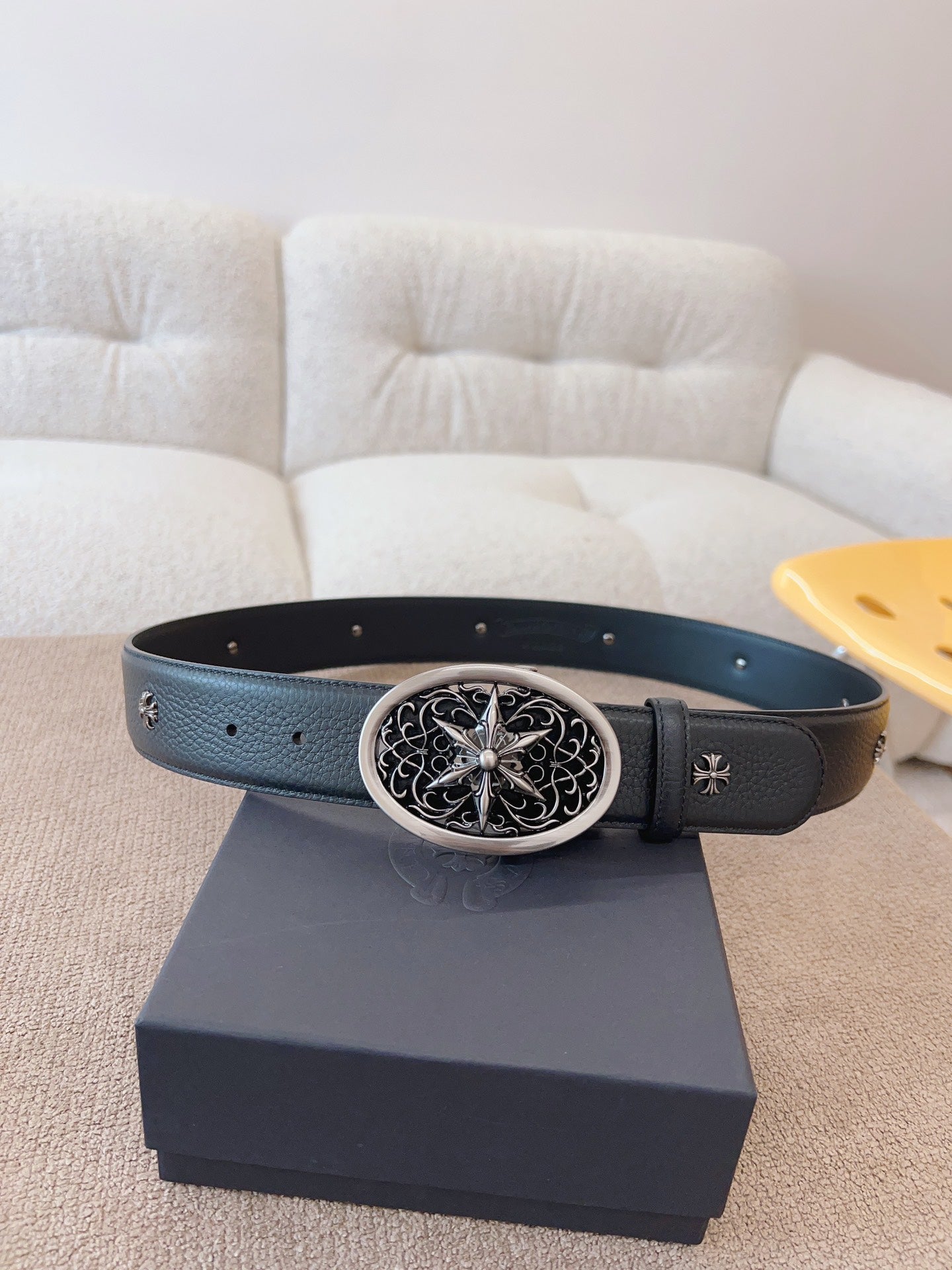 255RA15PDE Stylish  High quality belt With full package