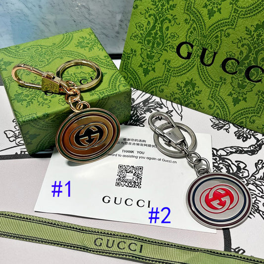 14B56ADE Stylish key closure