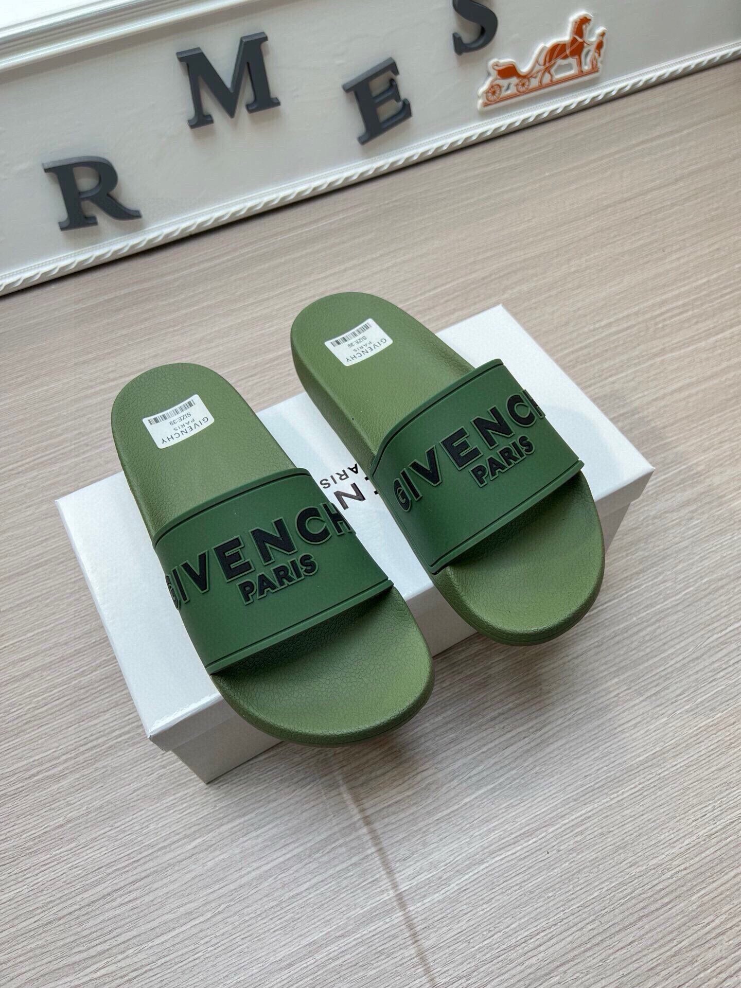 535ZGV263ZDE Stylish Slippers